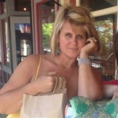 Real Estate Facebook Group: Social Agent Admin, Traci Lynn Hatt.